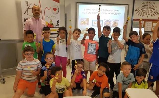 Los alumnos de Educación Primaria del Juan Güell participan en el programa 'Come bien, vive mejor'