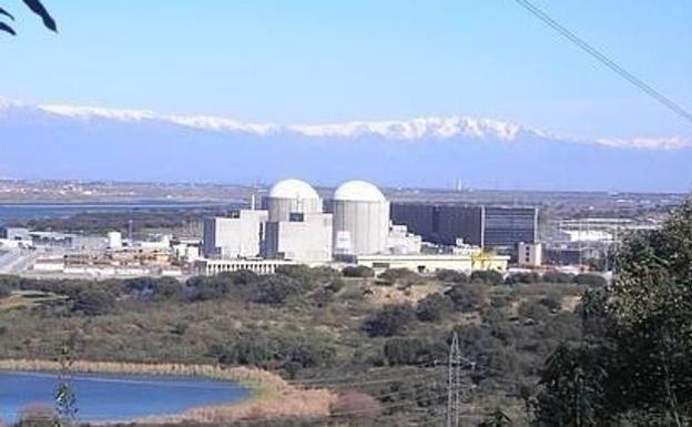 Un total de 1.200 trabajadores se unen al equipo de la central de Almaraz para la recarga de la unidad II