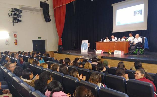 Discamino visita a los alumnos del San Martín