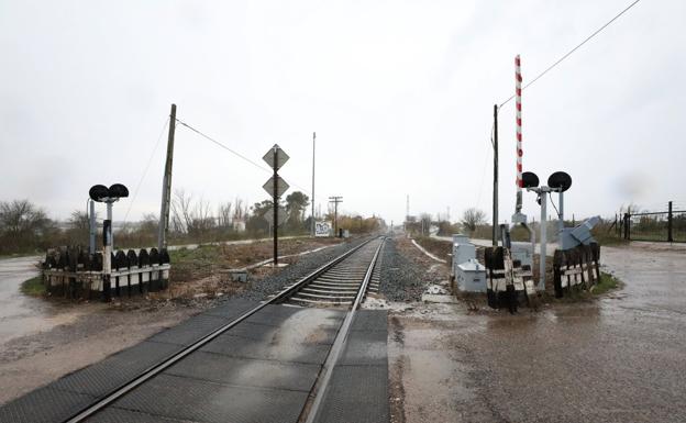 Adif suprimirá veinte pasos a nivel en la región por la llegada del tren rápido