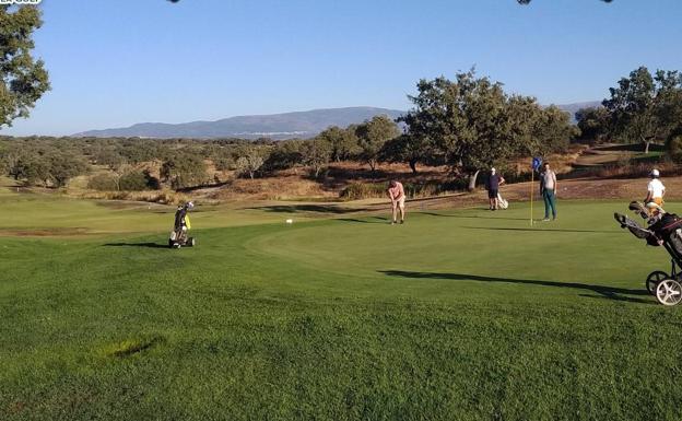 Los torneos regresan con seguridad al campo de golf de Talayuela