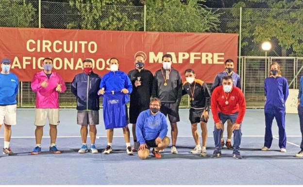 Los jóvenes tenistas talayuelanos destacan en el IV Torneo de Tenis Aficionado en Coria
