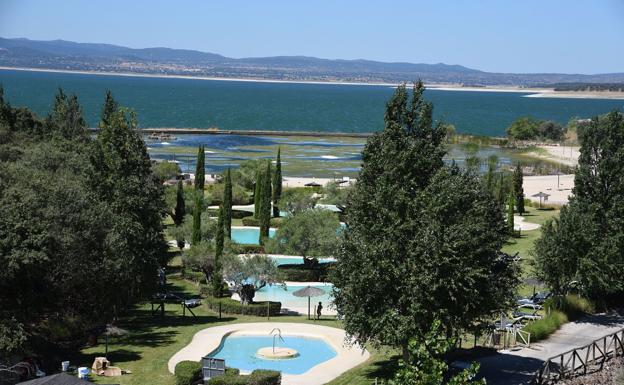 La demolición parcial de Marina Isla Valdecañas no empezará este año