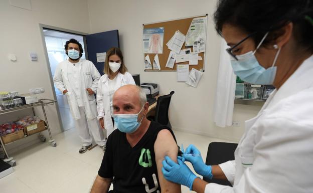La campaña de la gripe arranca en Extremadura con llamamientos a la población de riesgo para que se vacune