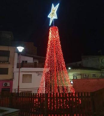 «La noche de Nochebuena a las 21.00 horas salgamos todos a aplaudir para apoyar a los vecinos que lo necesitan»