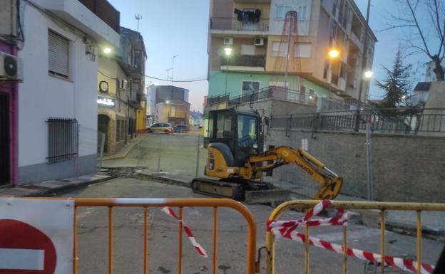 Obras en la calle Manuel Más que afectan a la circulación