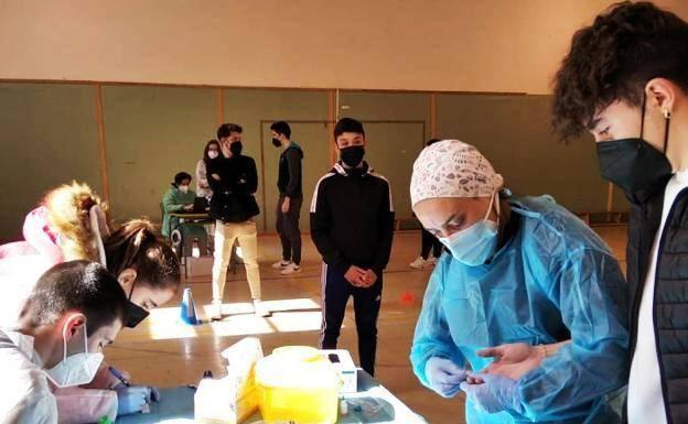 El instituto de Jarandilla utiliza la covid-19 como herramienta educativa