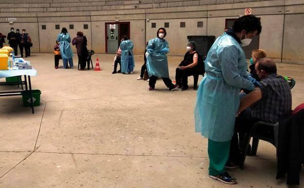 El edificio multiusos afronta una nueva semana de vacunaciones masivas