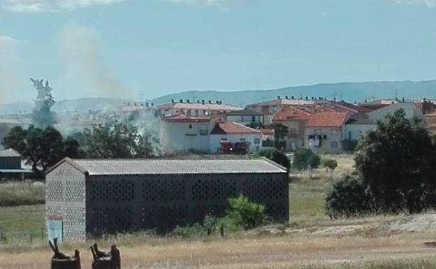 Extinguido un fuego cerca del casco urbano de Talayuela