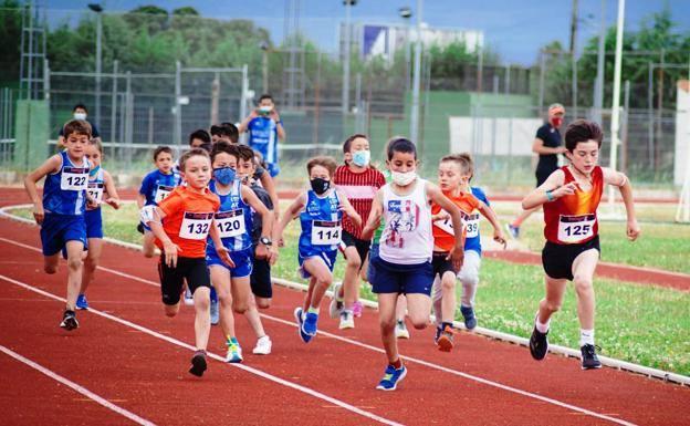 Alumnos del San Martín participan en la carrera contra la basuraleza