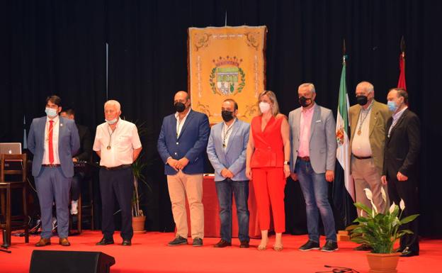 Un homenaje a los alcaldes desde 1979 para defender la democracia como el mayor valor de igualdad, libertad y solidaridad que tienen los pueblos