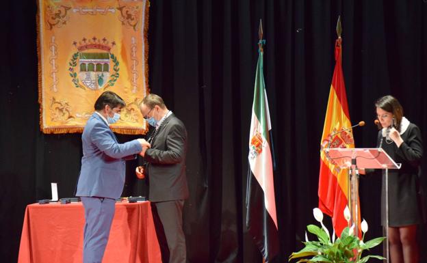 Antonio Luis Galán es nombrado oficialmente cronista de Talayuela