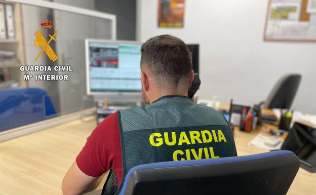 Detenida por la Guardia Civil tras intentar suplantar a otra persona para retirar dinero en varias sucursales bancarias de Casatejada, Almaraz y Talayuela
