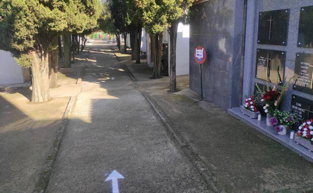 Se acondiciona el cementerio municipal para las visitas de estos días