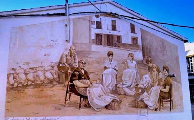 Cigüeñas o costureras 'toman' las calles de El Gordo
