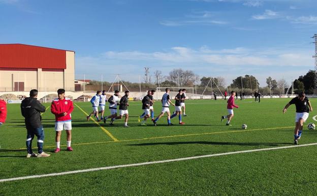 El Talayuela pierde ante el Jaraíz por tres goles a cero