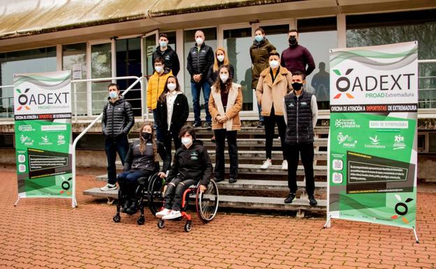 Houssame Benabbou participa en una jornada informativa y experiencial para deportistas de Extremadura