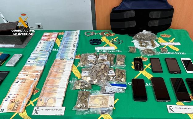 La Guardia Civil detiene a siete personas dedicadas presuntamente al tráfico de drogas en Navalmoral, Talayuela, y Majadas