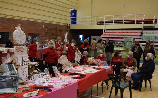 Talayuela celebra el décimo Encuentro de bolillos
