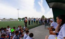 El presidente Carlos Carlos reitera el compromiso de la Diputación con el deporte base y la importancia del fútbol educativo en valores