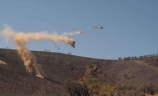 Comienzan los trabajos para la restauración forestal en las ZAU por los incendios de Hurdes y Miravete con el lanzamiento de paja desde helicópteros