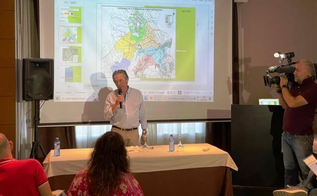 El presidente de la Confederación Hidrográfica augura que «vienen buenos tiempos para el regadío»