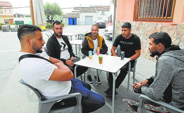 'Los Amigos', el bar sin alcohol de Talayuela al que entran pocos españoles