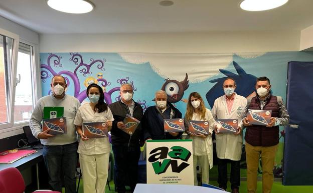 Cavex dona un lote de tablets a niños ingresados en la unidad de oncología del Hospital Materno Infantil de Badajoz