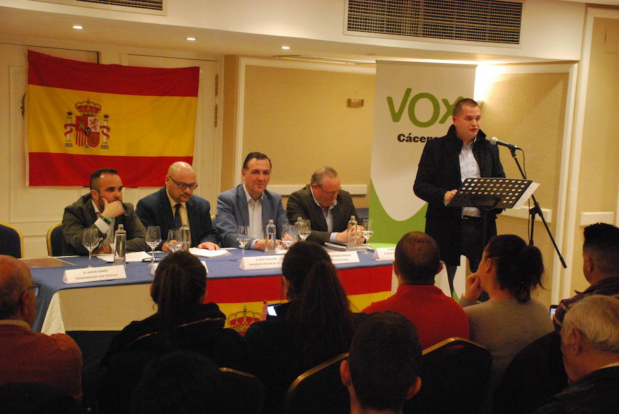 Vox celebra su primer acto en Trujillo con buena aceptación de público