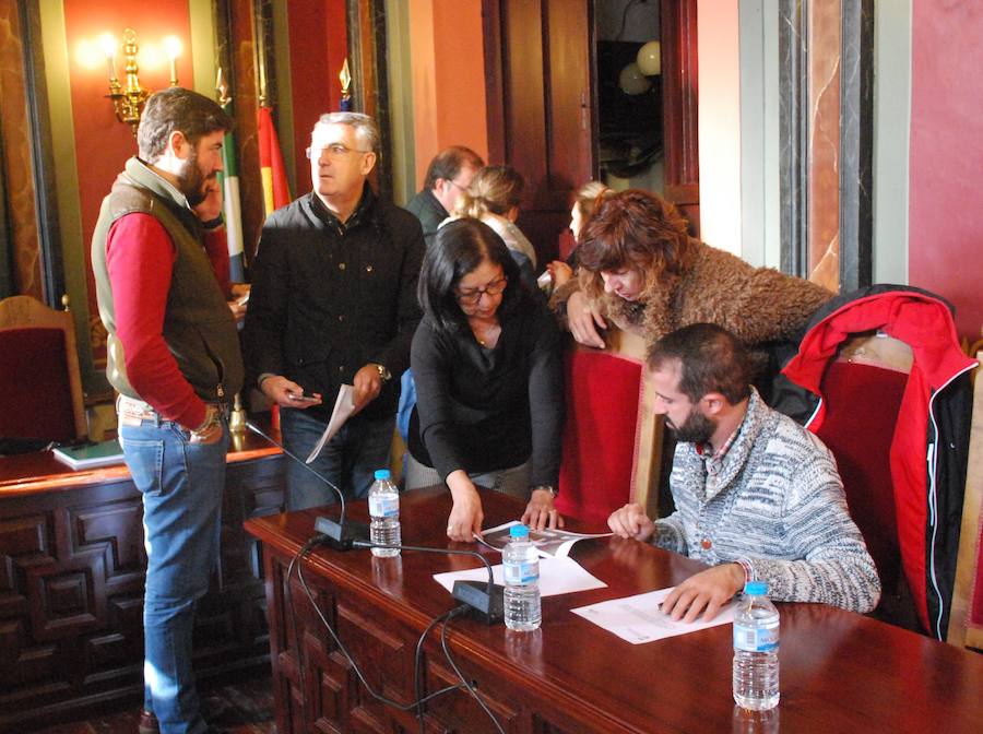 El alcalde detalla la deuda municipal con los bancos y la de proveedores