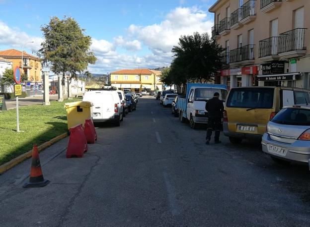 Cuatro personas encapuchadas roban en una casa de apuestas de Trujillo