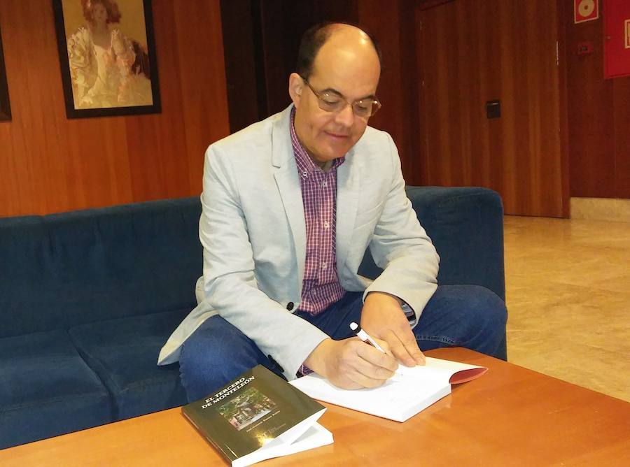 José Antonio Ramos publica por primera vez una novela