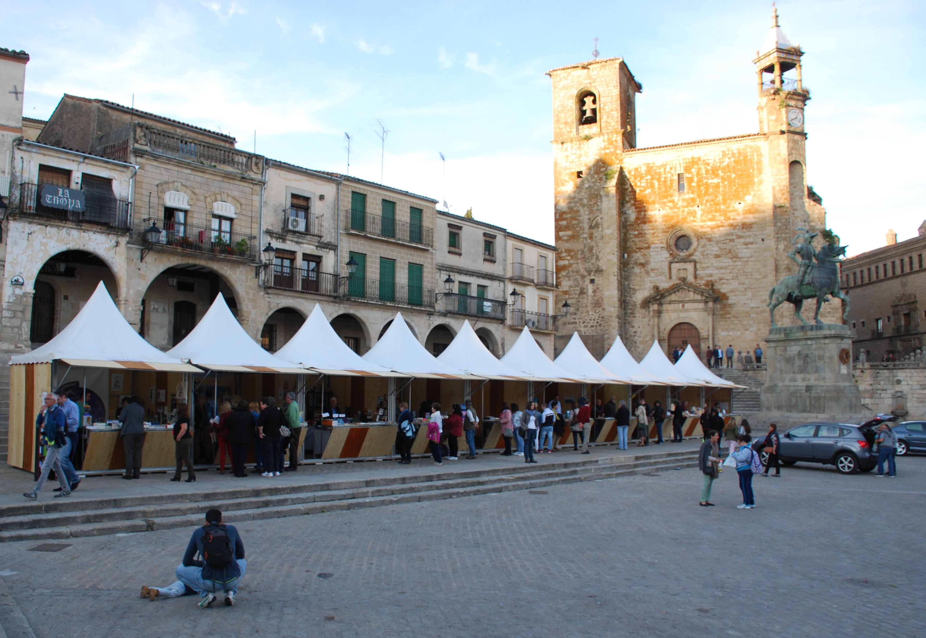 La Feria del Libro arranca hoy con un taller y seis presentaciones