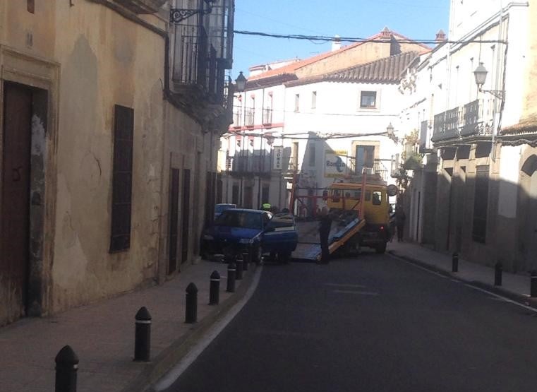 Un incidente con un vehículo en la calle Merced queda en un susto