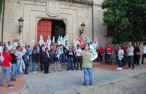 Los sindicatos anuncian protestas porque no se aplica la relación de puestos de trabajo municipales