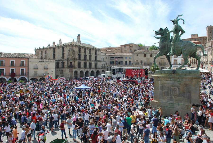 La ciudad se llenará de colorido hoy para disfrutar del Chíviri