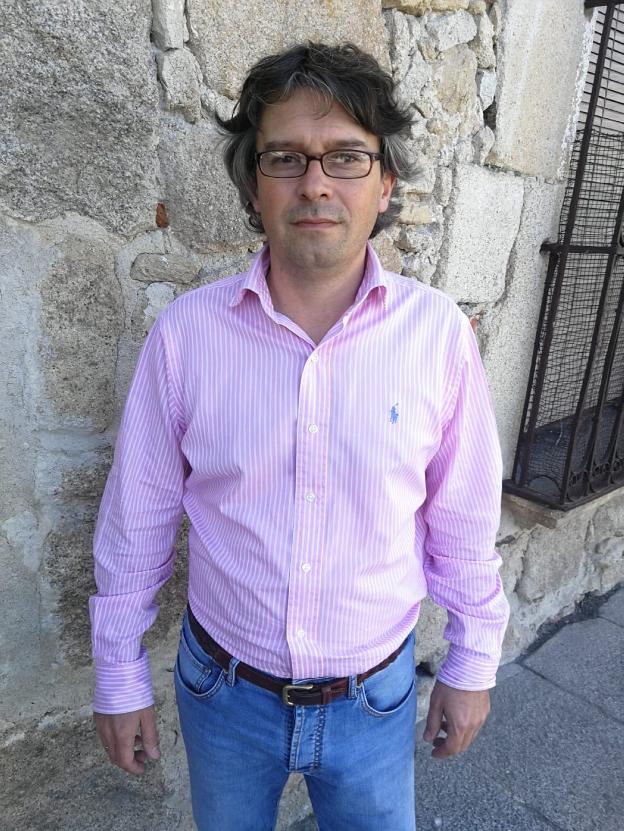 El líder de Ciudadanos en Trujillo se presenta al resto de candidatos excepto a Vox