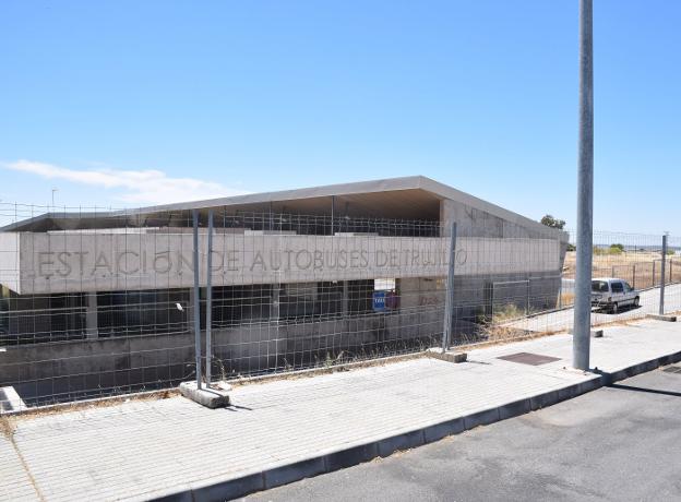 La estación de autobuses de Trujillo tiene problemas con determinados servicios