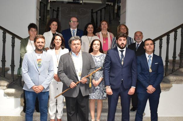 El nuevo alcalde, José Antonio Redondo, pide honradez y sacrificio en su toma de posesión