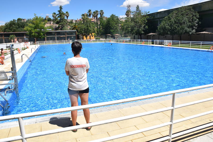 La piscina de Trujillo llega justo a tiempo a la ola de calor