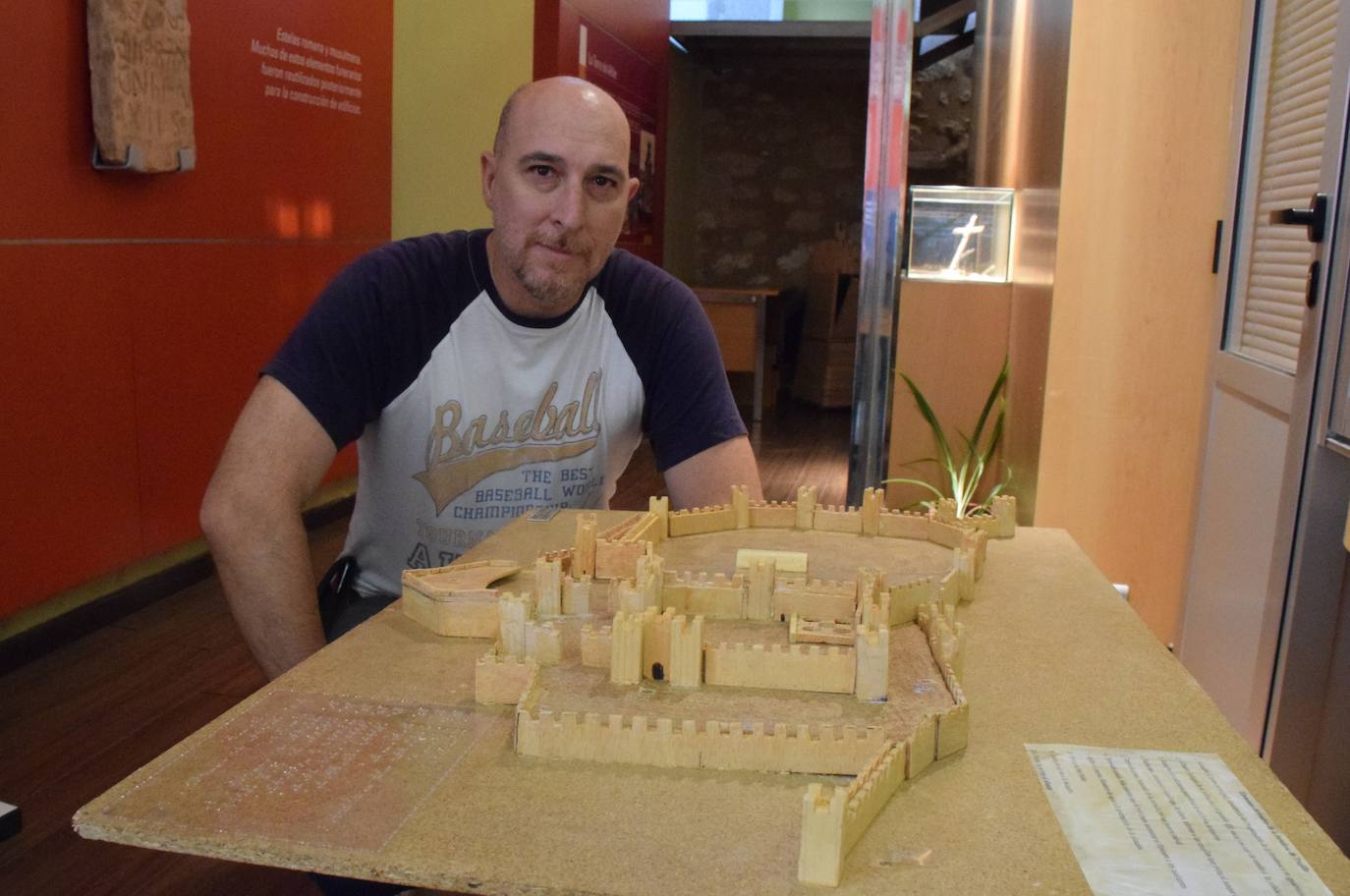 La ciudad cuenta ya con la réplica del castillo para personas ciegas