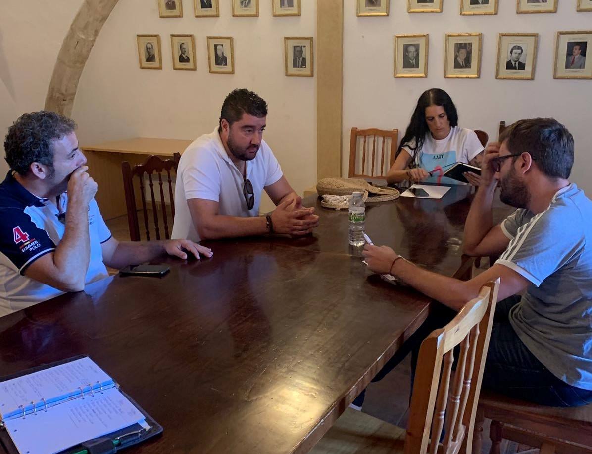 Los empresarios plantean regular varios aspectos del sector turístico