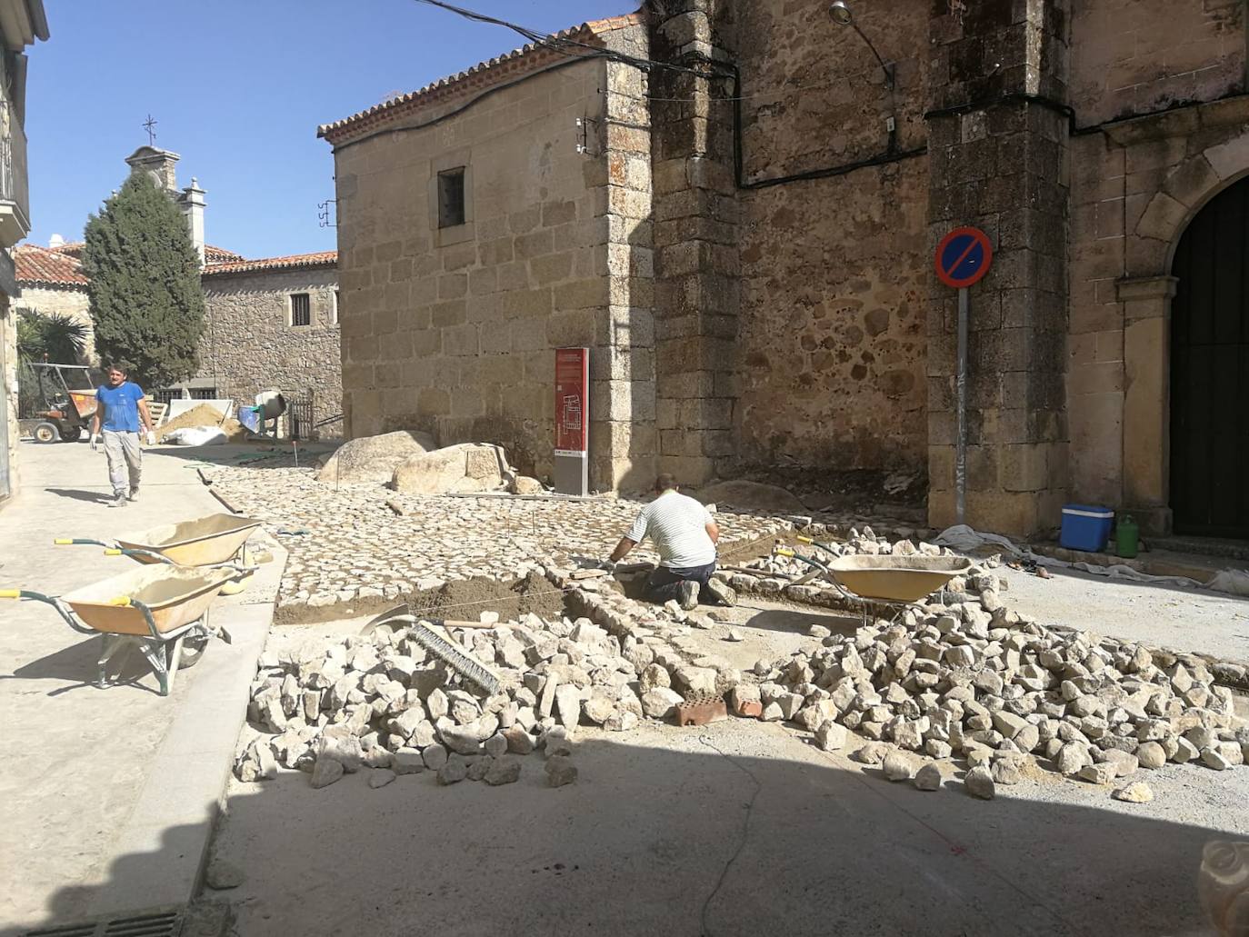 La necrópolis de Santa Clara quedará tapada con el empedrado de la calle