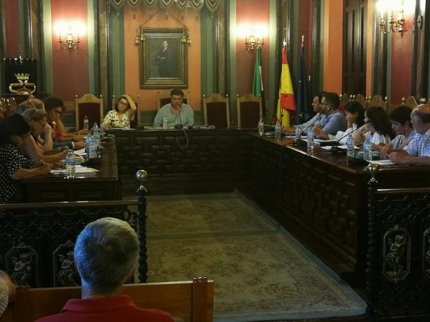 El pleno dará un nuevo paso para poder abrir la piscina climatizada