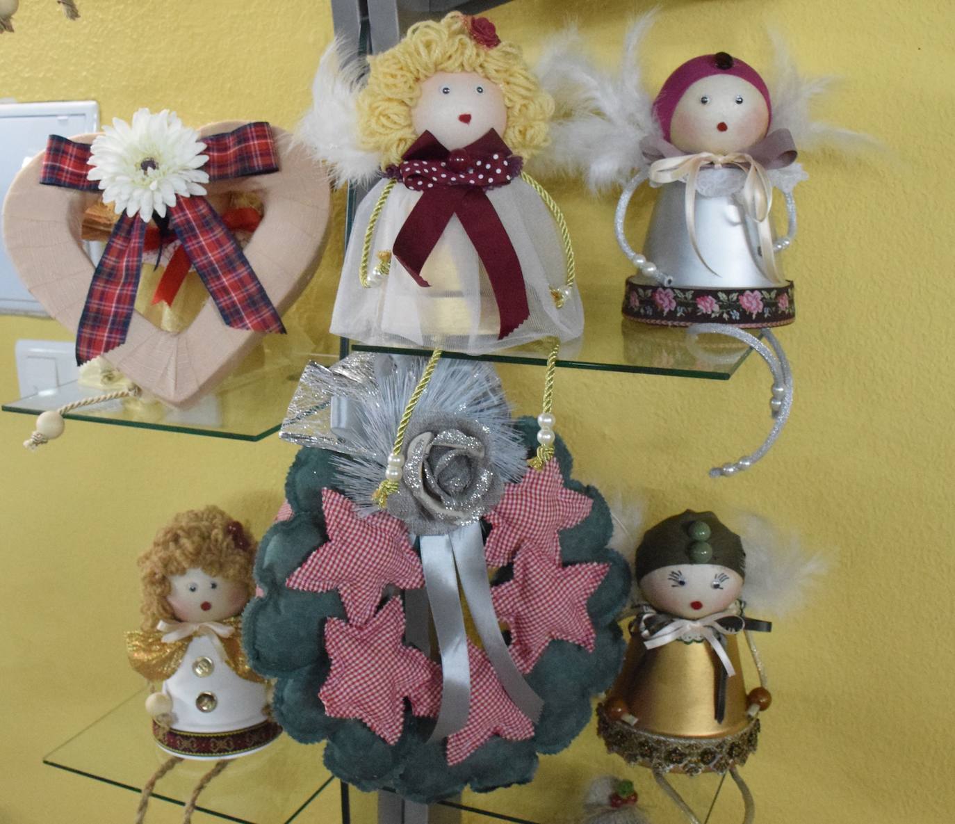 La tienda solidaria de la AECC tendrá nuevo lugar en Navidad