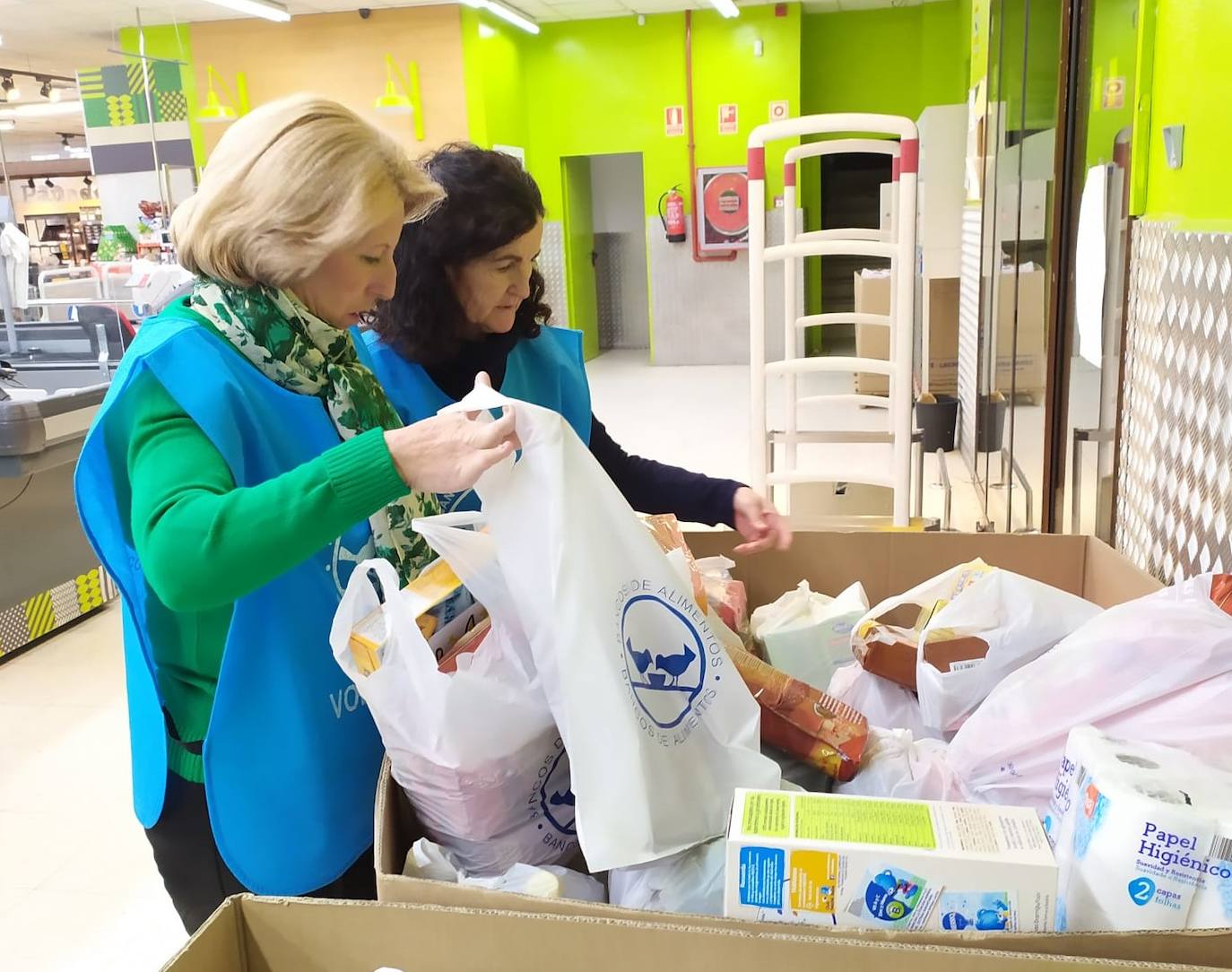 La ciudad recoge unos 5.000 kilos en la campaña 'Gran recogida de alimentos'