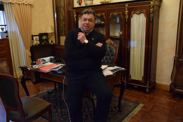 El alcalde se compromete a pagar cada mes unos 30.000 euros a proveedores anteriores al 2020