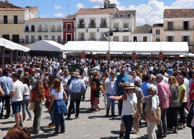 El alcalde no descarta celebrar la Feria del Queso y el Chíviri en otra fecha