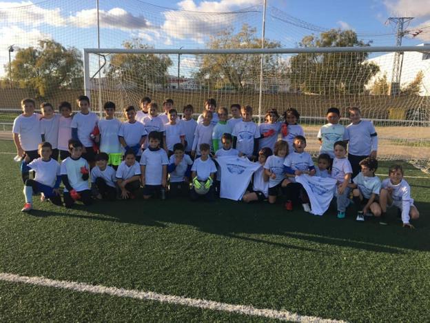 La cantera del Trujillo se une a la ola solidaria contra el coronavirus