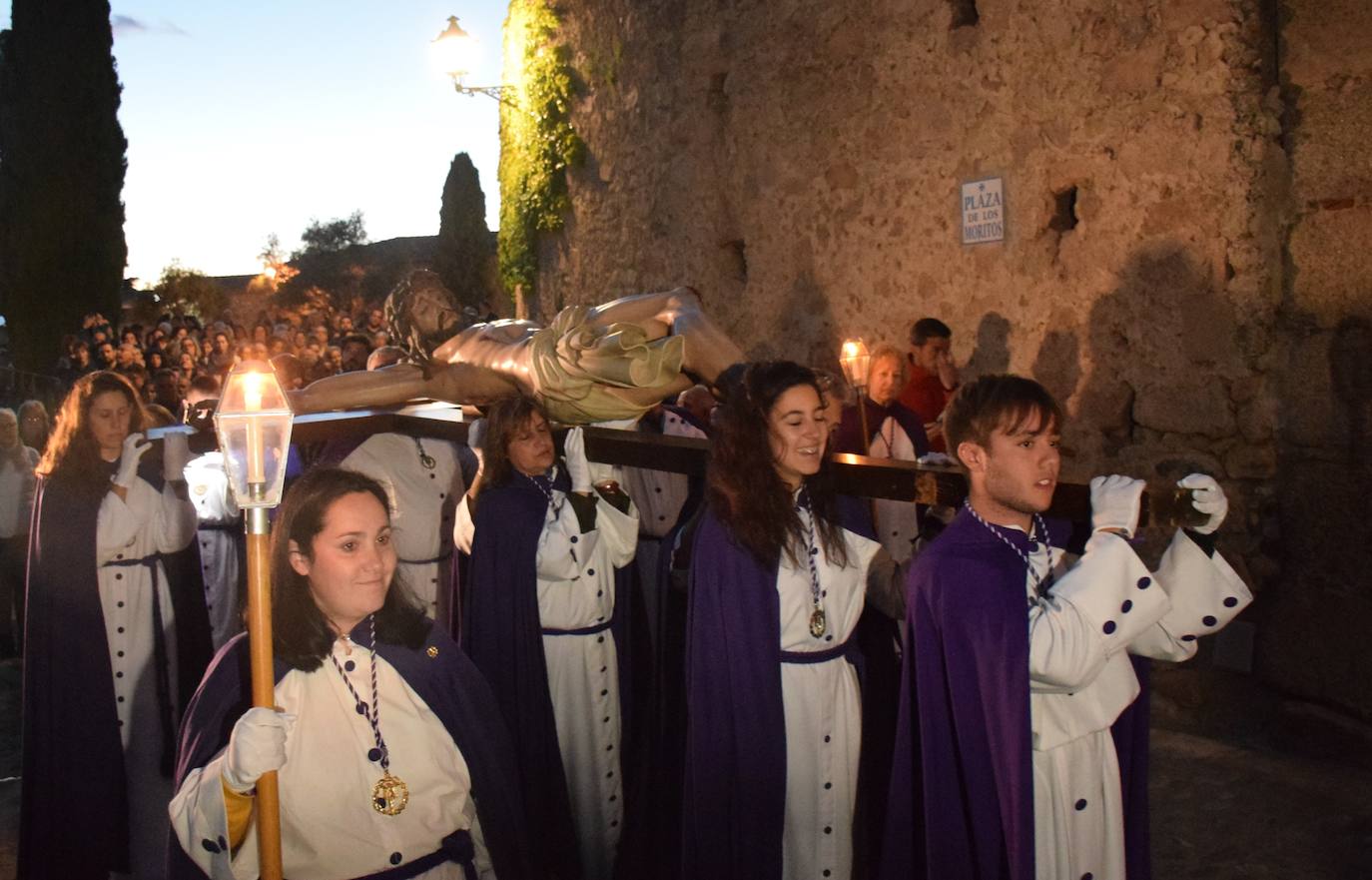 La ciudad vivió un intenso Vía Crucis por la parte antigua el año pasado